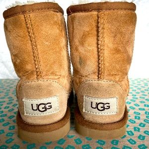 Ugh boots toddler size 7